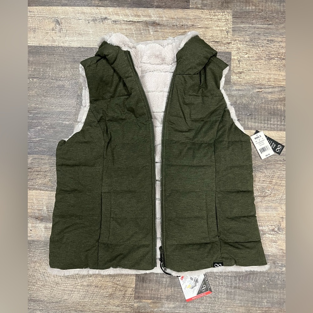 Women’s Reversible Faux Fur lined Vest XXL with hood NWT